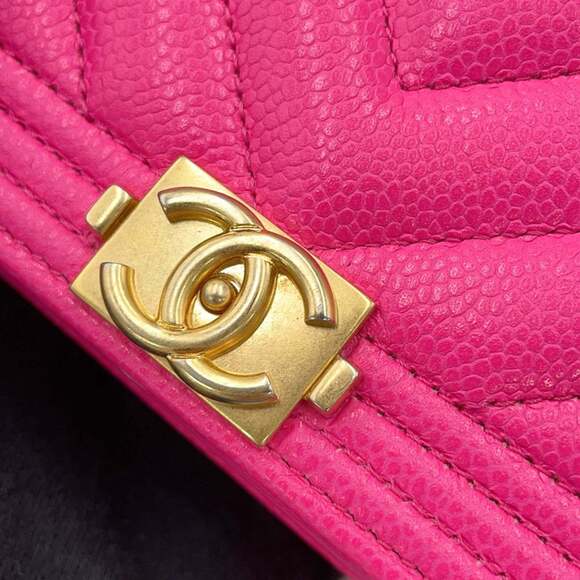 CHANEL Authentic Pink Logo Wallet - Picture 14 of 16